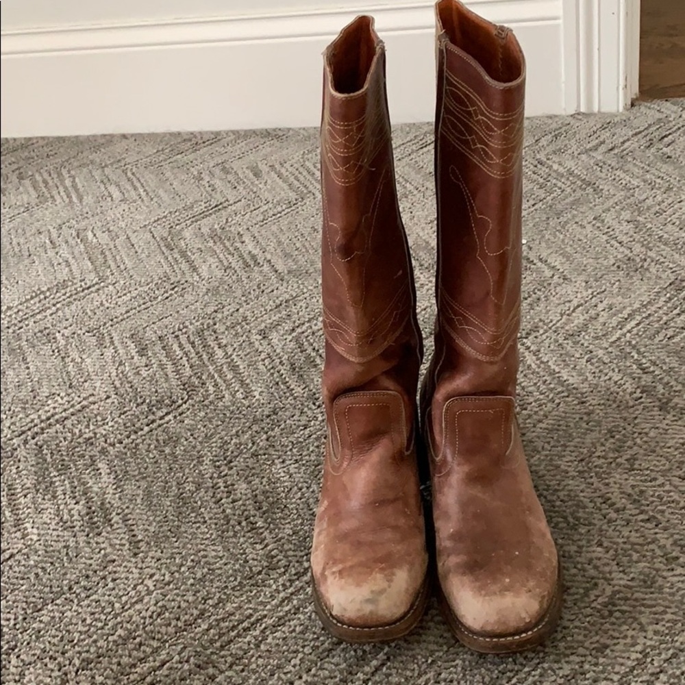 Vintage distressed FRYE campus boots size 8US